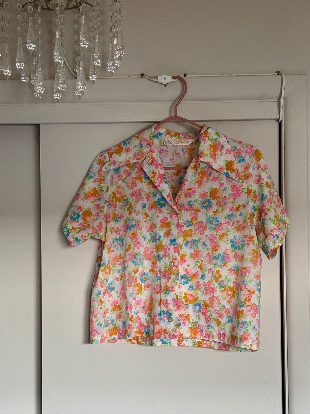 Vintage 70s Floral Cropped Button-Up Top – Size Medium